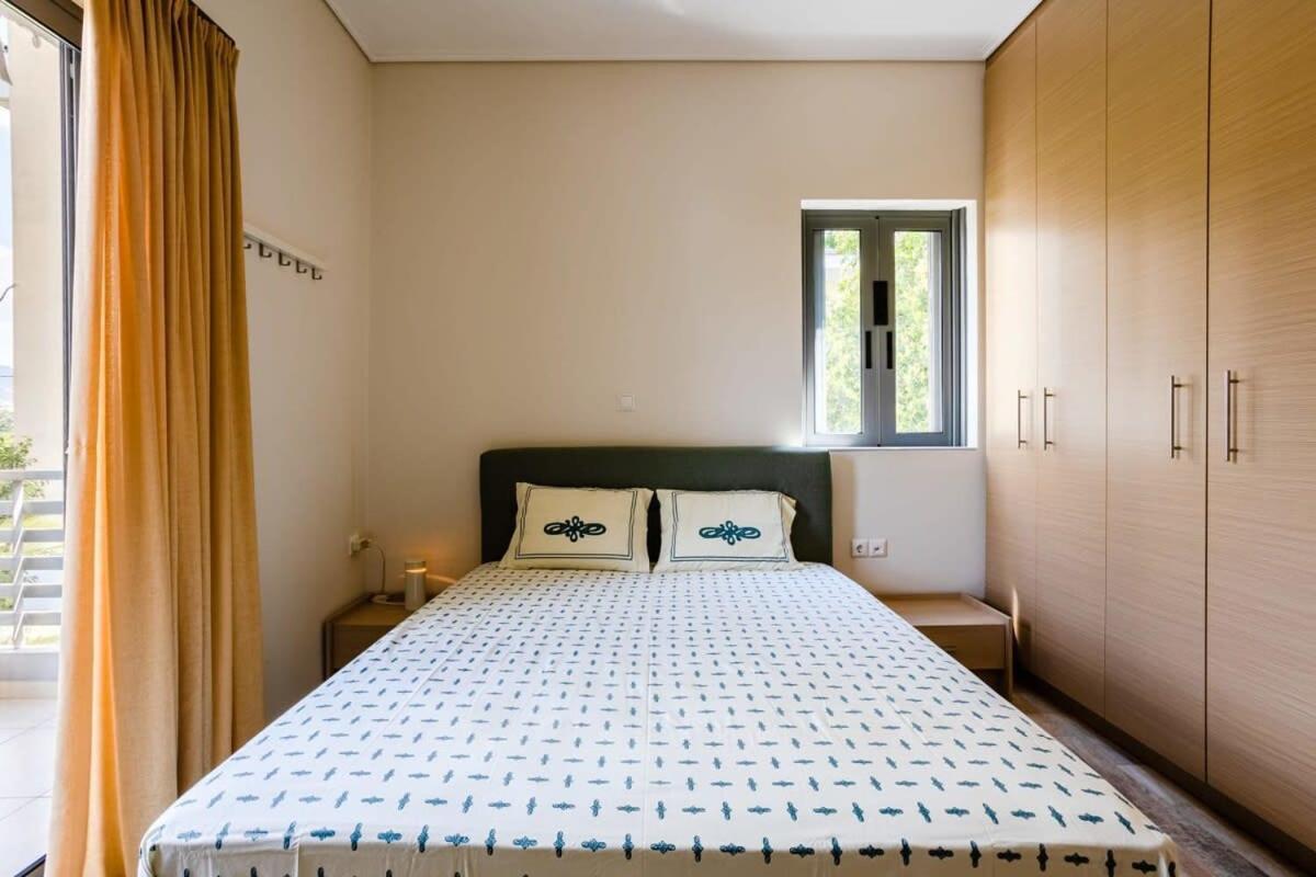 Kalamata's Spacious Getaway-taygetos Amazing View Ferienhaus Kalamata