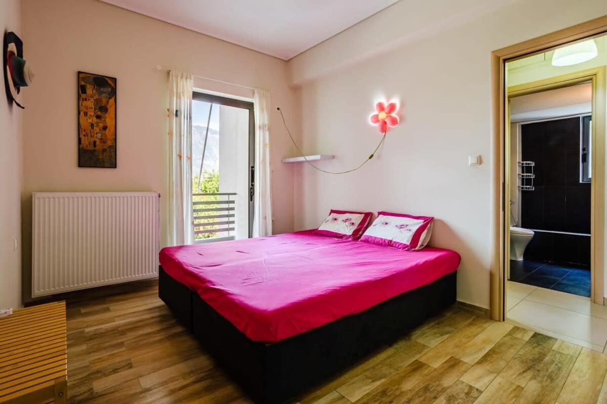 Kalamata's Spacious Getaway-taygetos Amazing View Ferienhaus