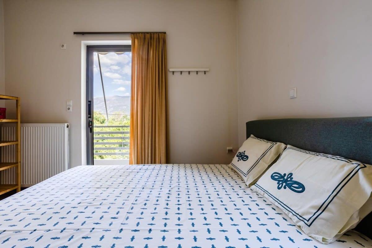 Ferienhaus Kalamata's Spacious Getaway-taygetos Amazing View *